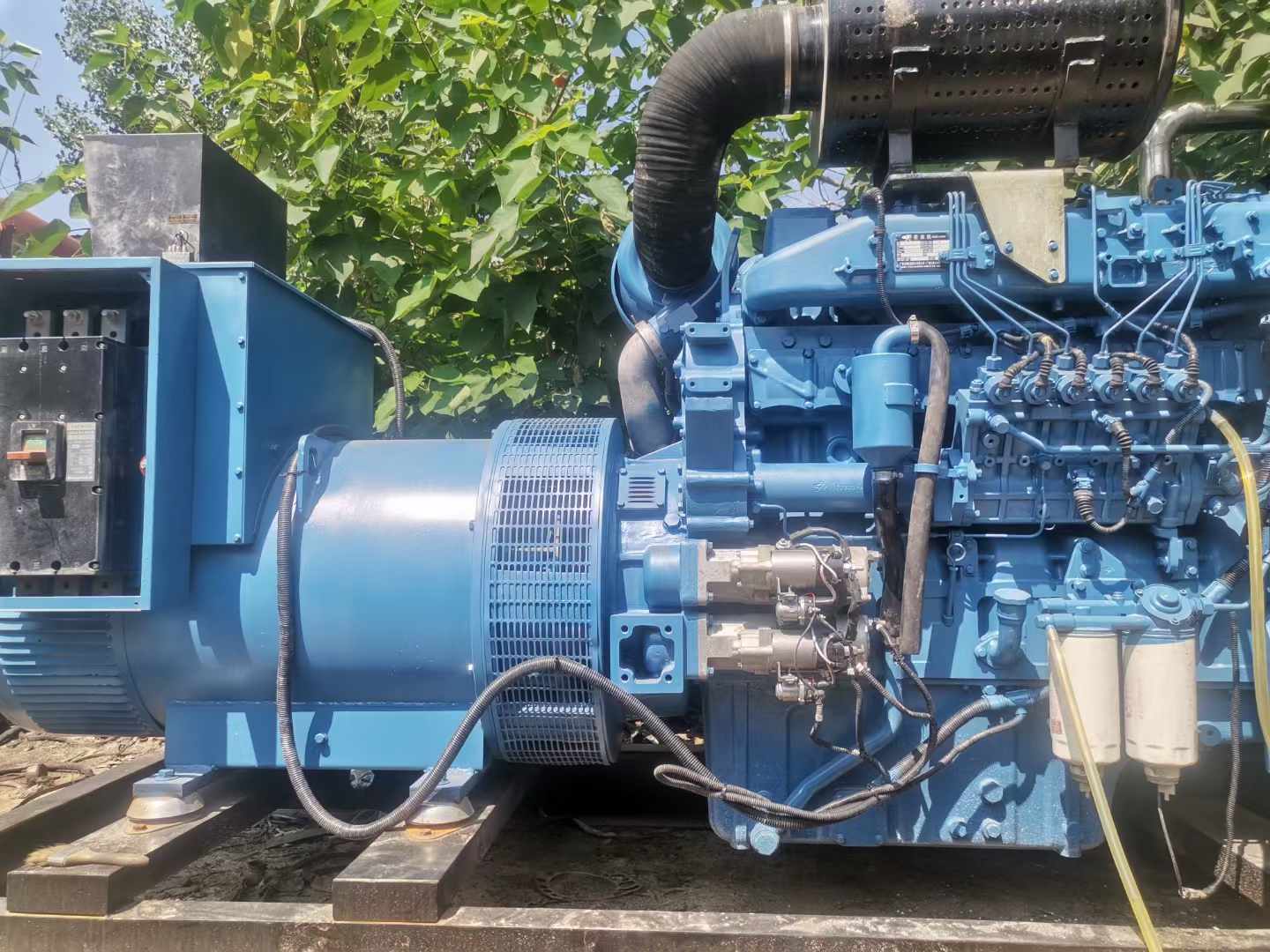 马关详细说明降低 800kW 柴油发电机输出电流波动的方法