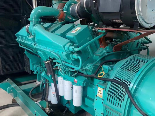 马关更换100kW柴油发电机组机油时，需要注意哪些事项？